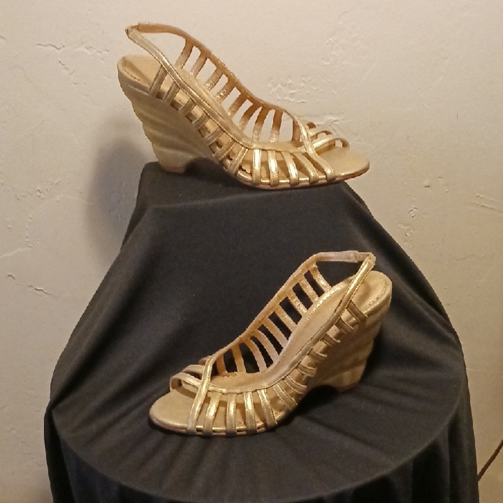 Leather RAMON TENZA from Spain.  Gold Strappy Wedge Sandals